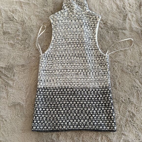 Chicos Textured Knit Sweater Vest Women's Size1M Black Antique White - Picture 11 of 12